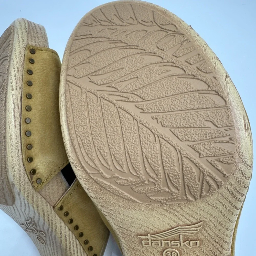 Dansko Women'S Tandi Sandal Yellow Milled Leather Size 38 New